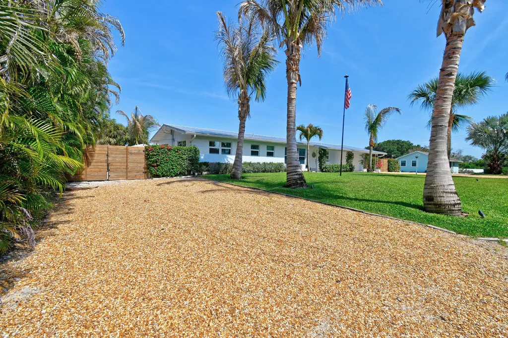 12890 SE Circle Drive Hobe Sound FL 33455