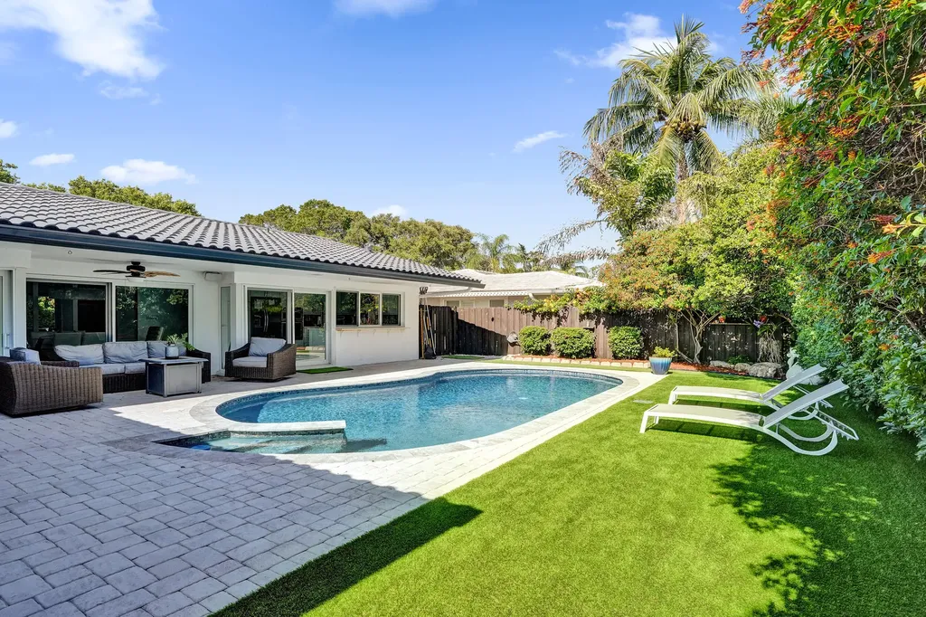 2051 NE 59th Court Fort Lauderdale FL 33308
