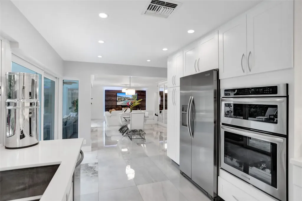 2051 NE 59th Court Fort Lauderdale FL 33308