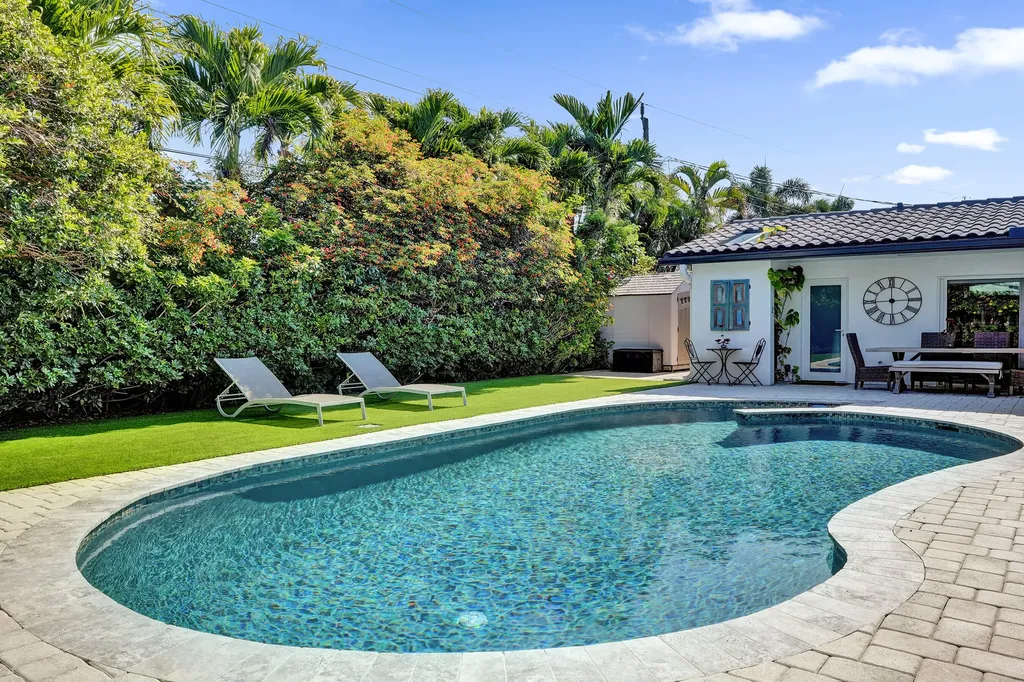 2051 NE 59th Court Fort Lauderdale FL 33308