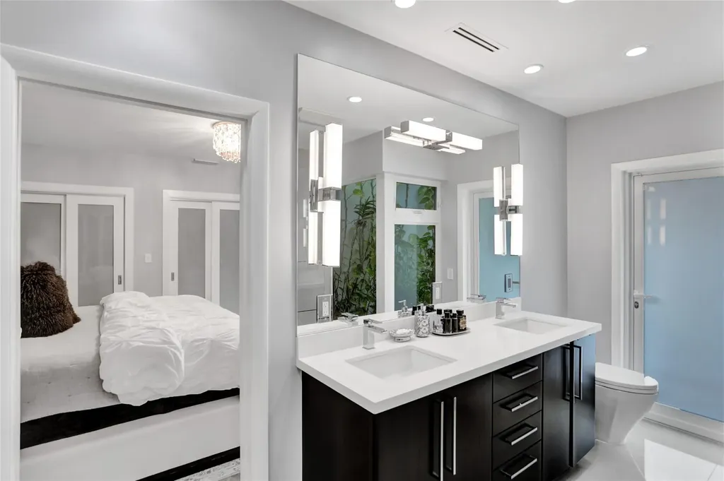 2051 NE 59th Court Fort Lauderdale FL 33308