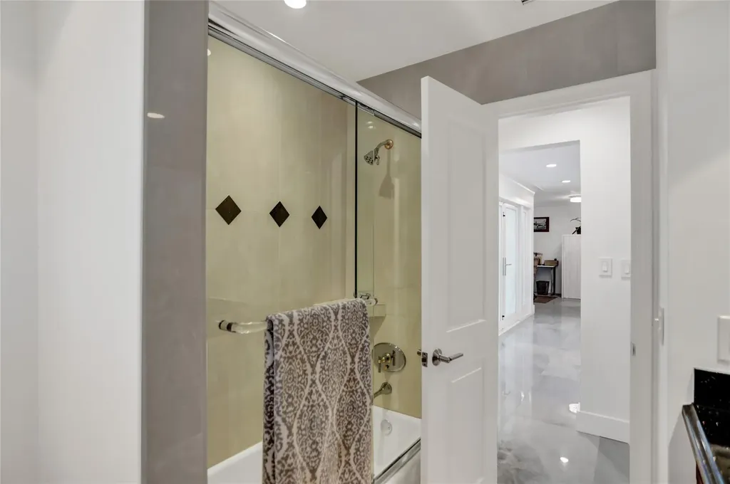 2051 NE 59th Court Fort Lauderdale FL 33308