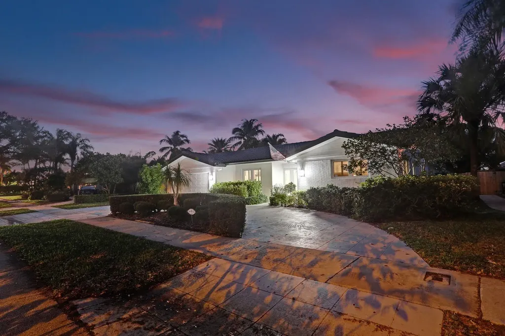 2051 NE 59th Court Fort Lauderdale FL 33308