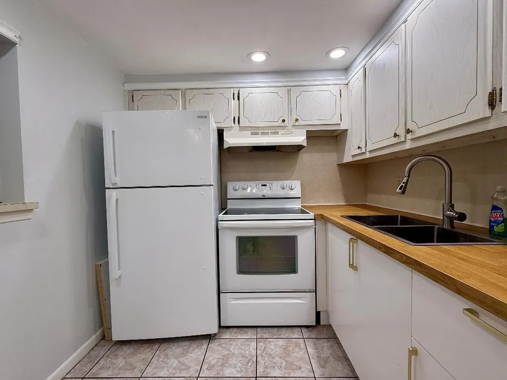 54 Salisbury C West Palm Beach FL 33417