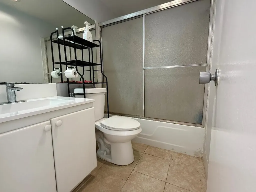 54 Salisbury C West Palm Beach FL 33417