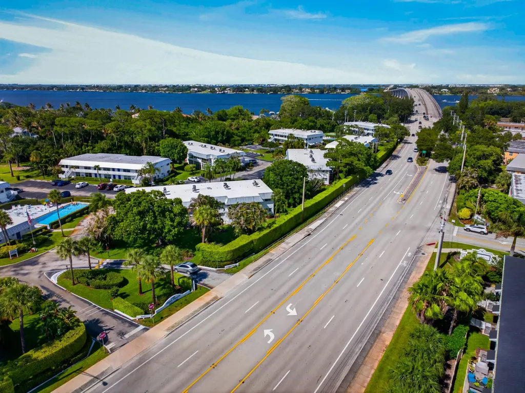2929 SE Ocean Boulevard Stuart FL 34996