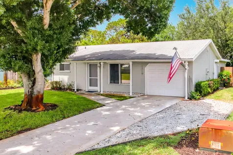 1719 SE Lullaby Terrace Port St Lucie FL 34952