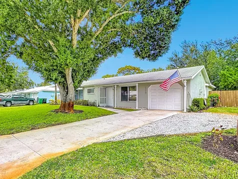 1719 SE Lullaby Terrace Port St Lucie FL 34952
