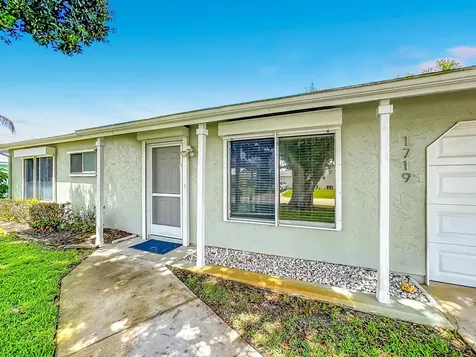 1719 SE Lullaby Terrace Port St Lucie FL 34952
