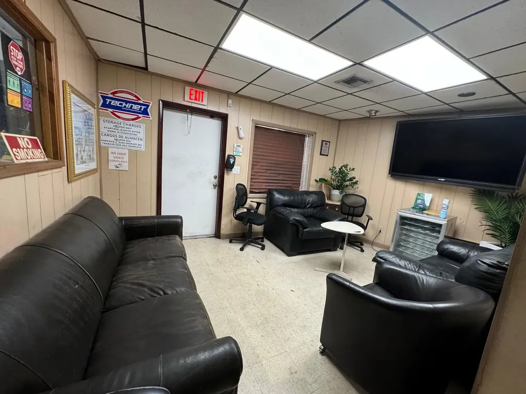 2355 NW 30th Street Oakland Park FL