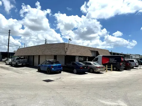2355 NW 30th Street Oakland Park FL