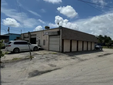 2355 NW 30th Street Oakland Park FL