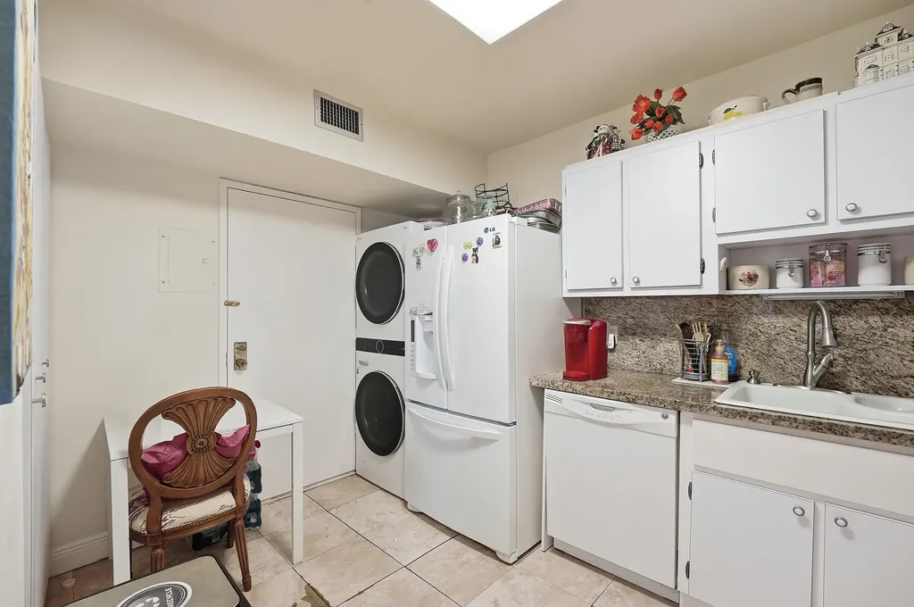 3800 Hillcrest Drive Hollywood FL 33021