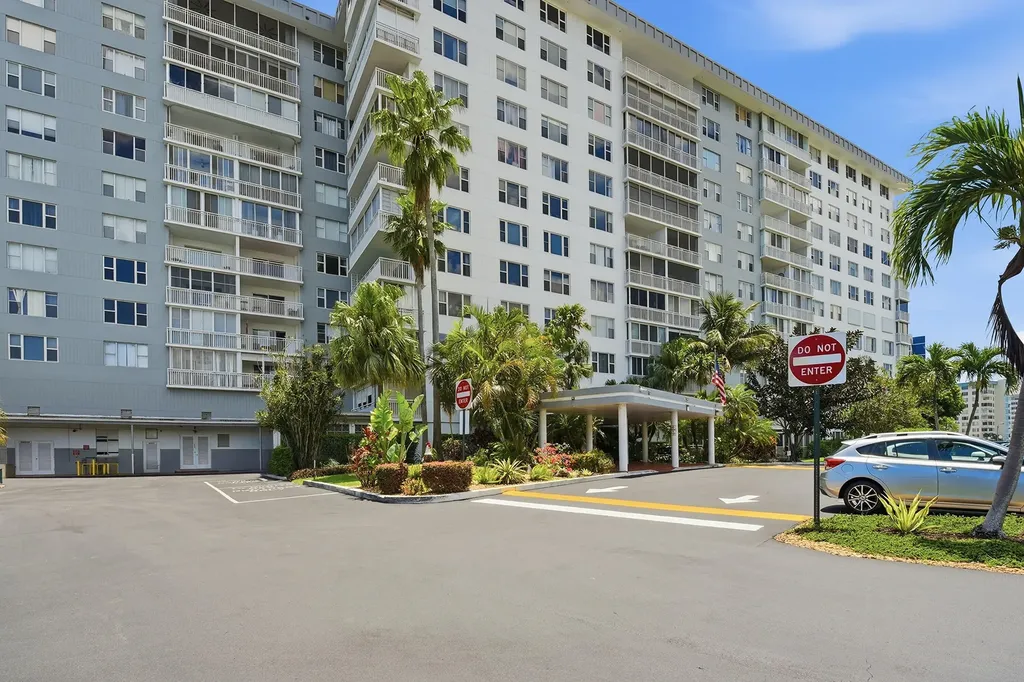 3800 Hillcrest Drive Hollywood FL 33021