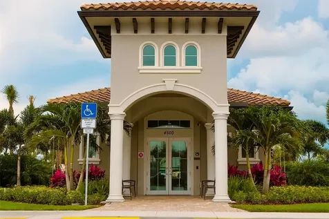 3800 Hillcrest Drive Hollywood FL 33021