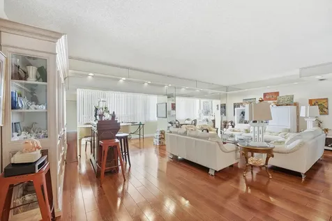 3800 Hillcrest Drive Hollywood FL 33021