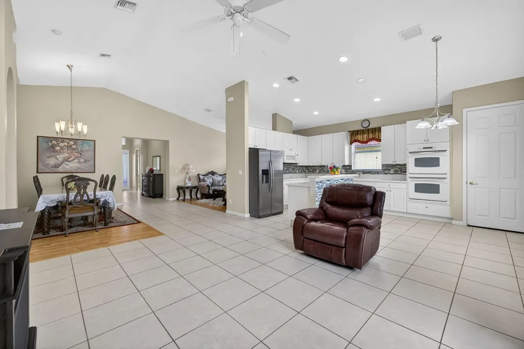 1708 SW Jamesport Drive Port St Lucie FL 34953