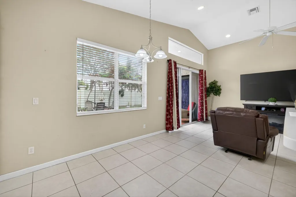 1708 SW Jamesport Drive Port St Lucie FL 34953
