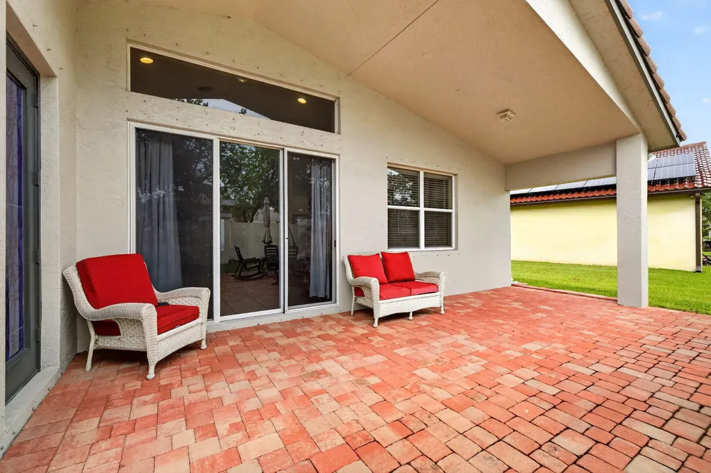 1708 SW Jamesport Drive Port St Lucie FL 34953