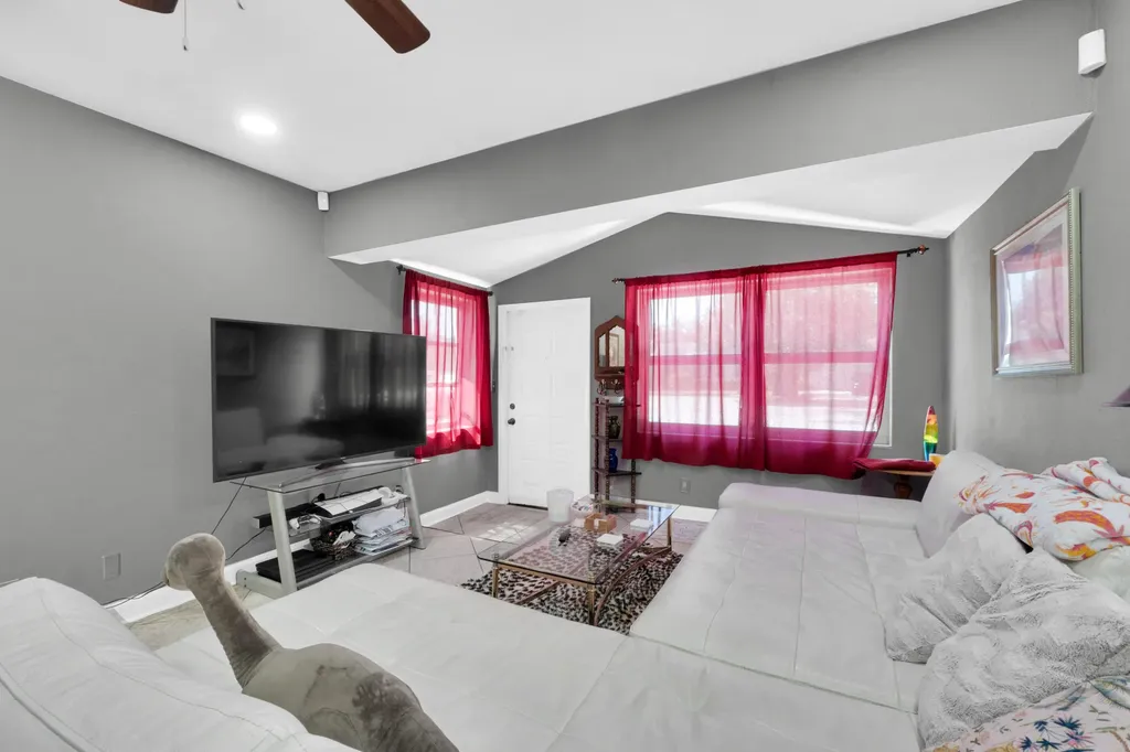 413 SW 11th Street Fort Lauderdale FL 33315