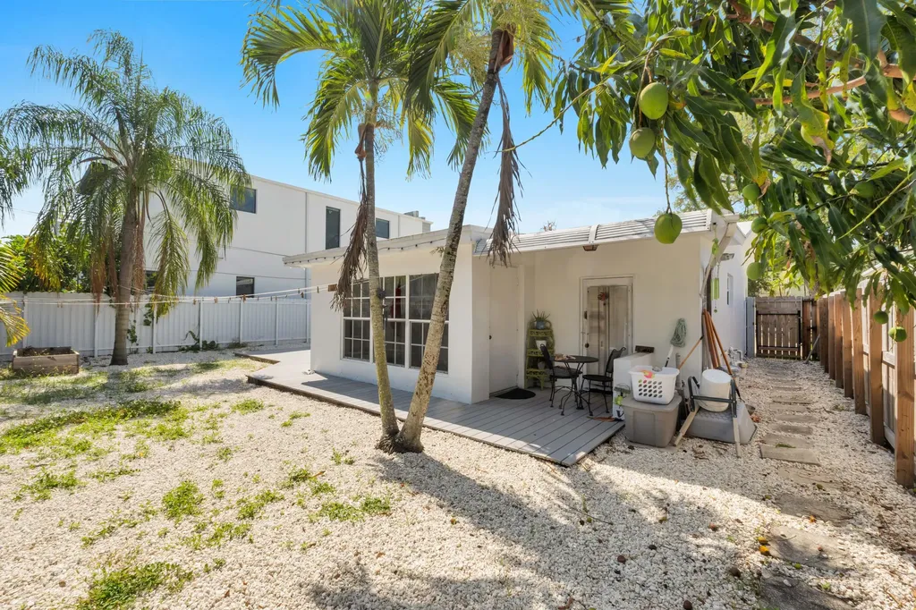 413 SW 11th Street Fort Lauderdale FL 33315