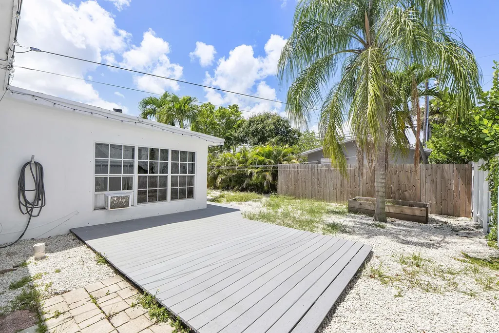 413 SW 11th Street Fort Lauderdale FL 33315