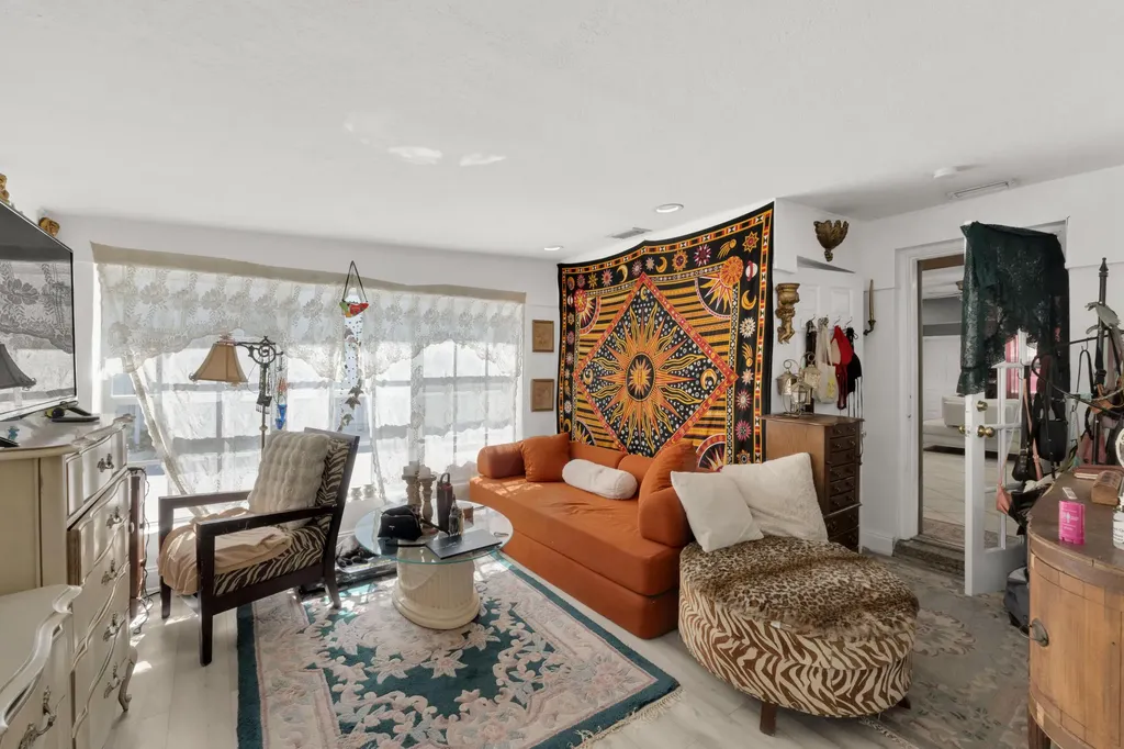 413 SW 11th Street Fort Lauderdale FL 33315
