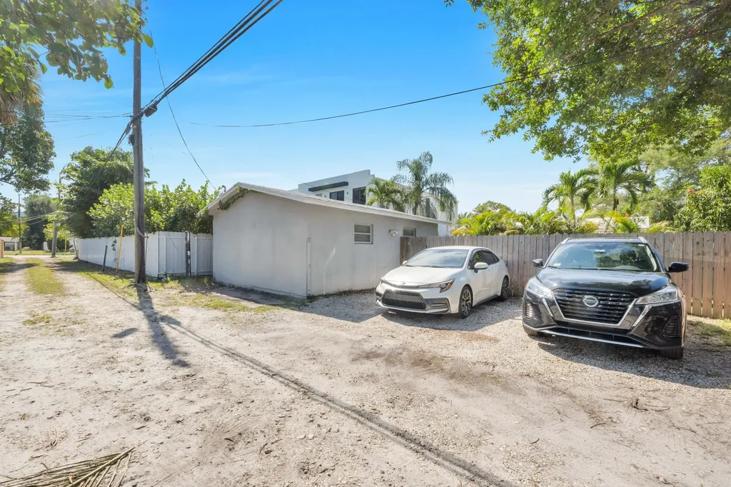 413 SW 11th Street Fort Lauderdale FL 33315