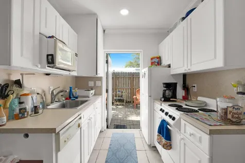 413 SW 11th Street Fort Lauderdale FL 33315