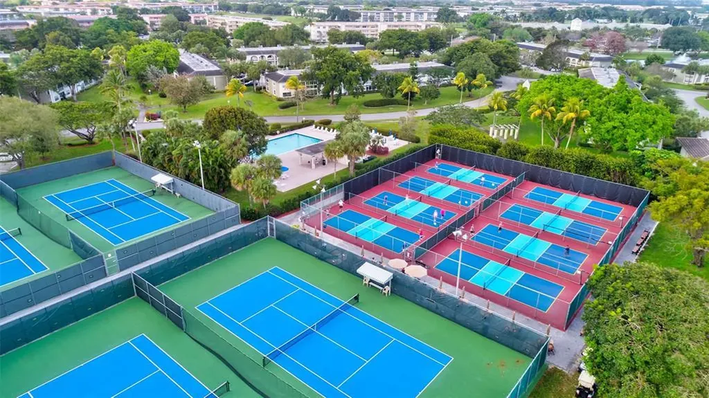 2404 Antigua Coconut Creek FL 33066