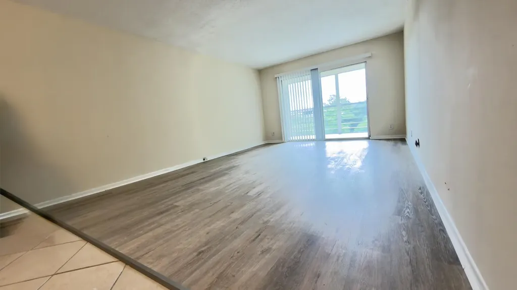 2404 Antigua Coconut Creek FL 33066