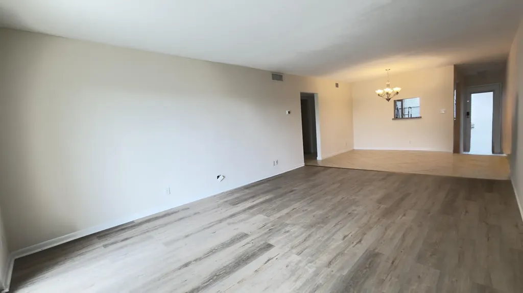 2404 Antigua Coconut Creek FL 33066