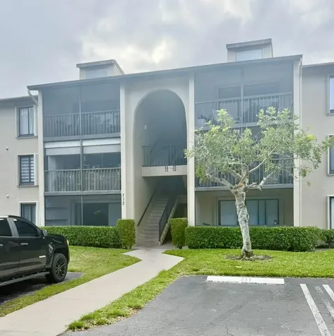 712 Sunny Pine Way Greenacres FL 33415