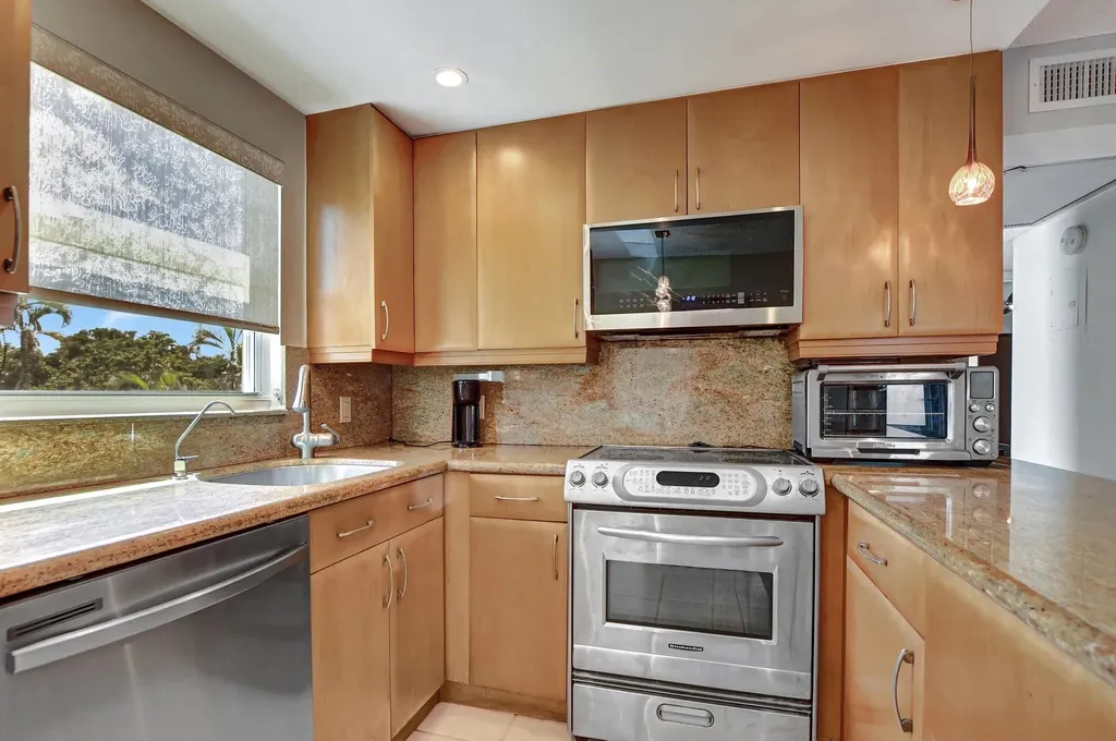 3018 Ashby C Deerfield Beach FL 33442