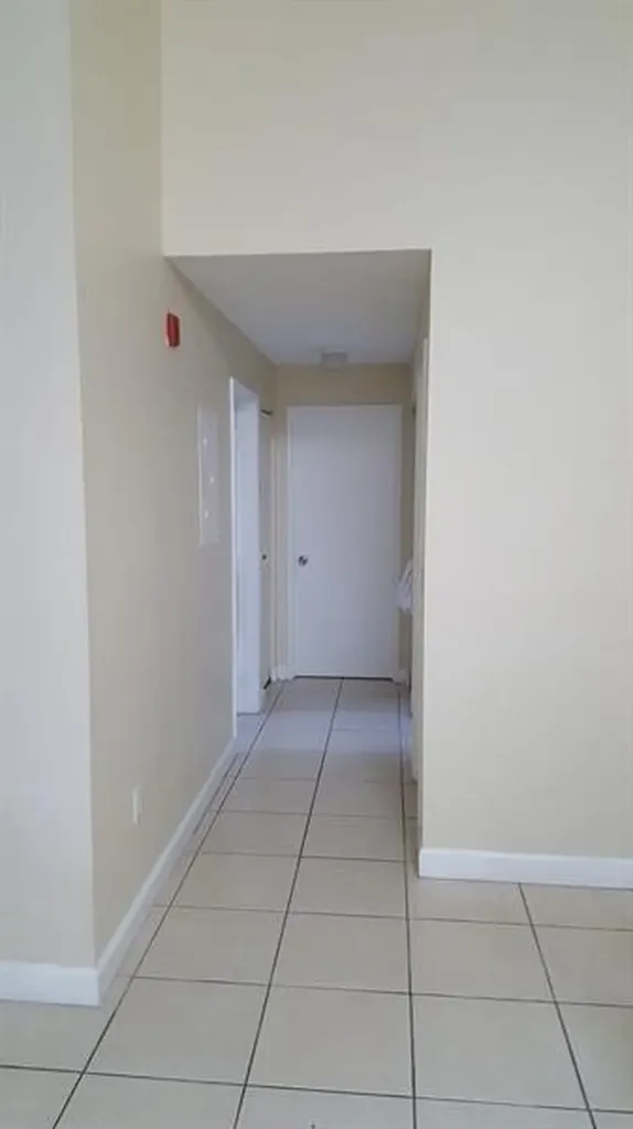 6936 SW 39th Street Davie FL 33314