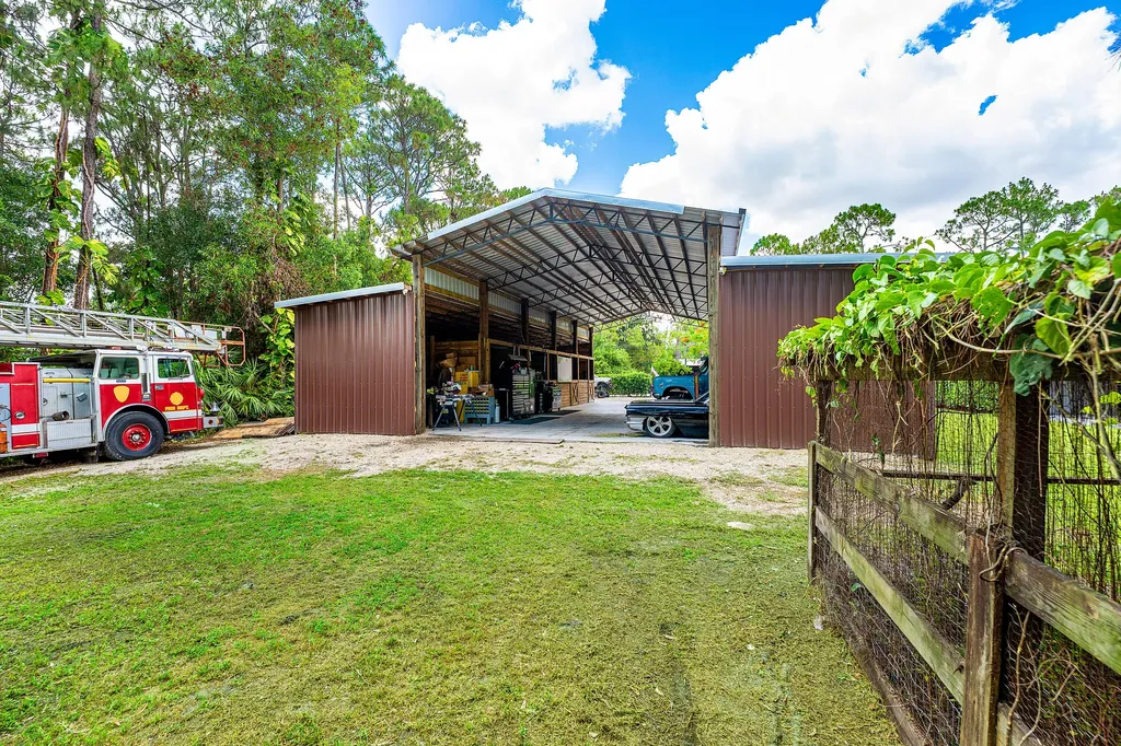 13530 N 59th Court Court N The Acreage FL 33411