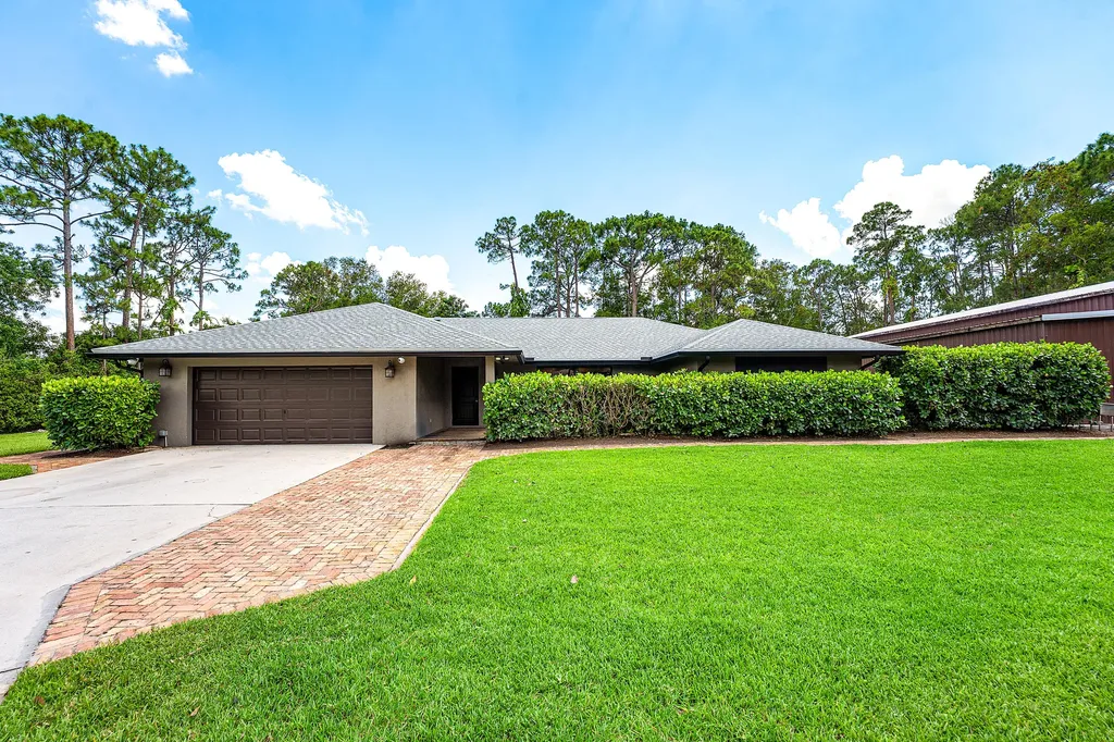 13530 N 59th Court Court N The Acreage FL 33411