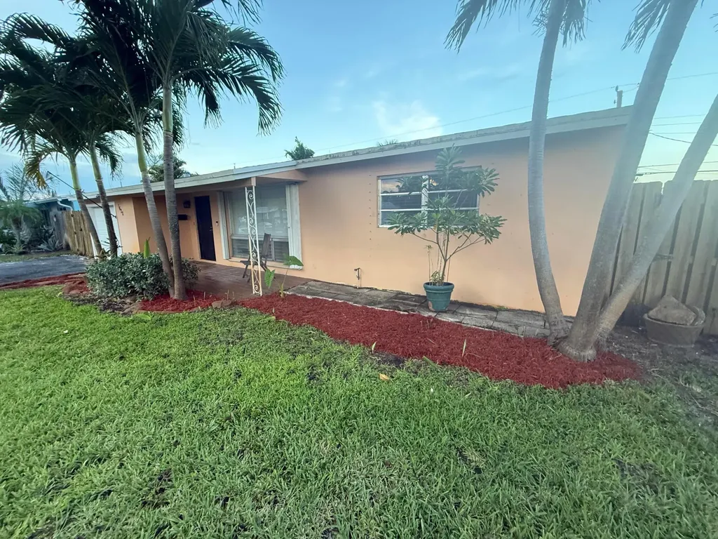 1428 SW 1st Avenue Deerfield Beach FL 33441