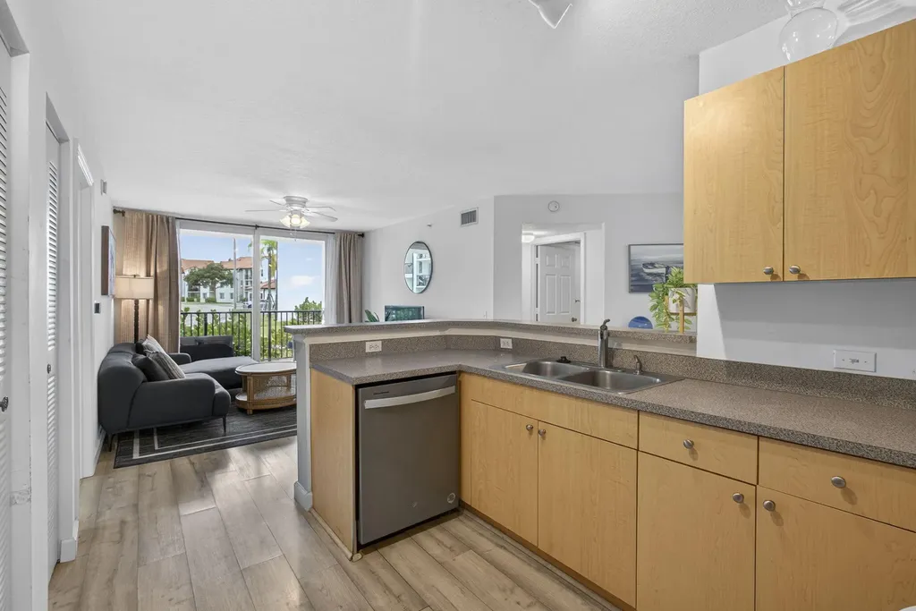 1002 Villa Circle Boynton Beach FL 33435