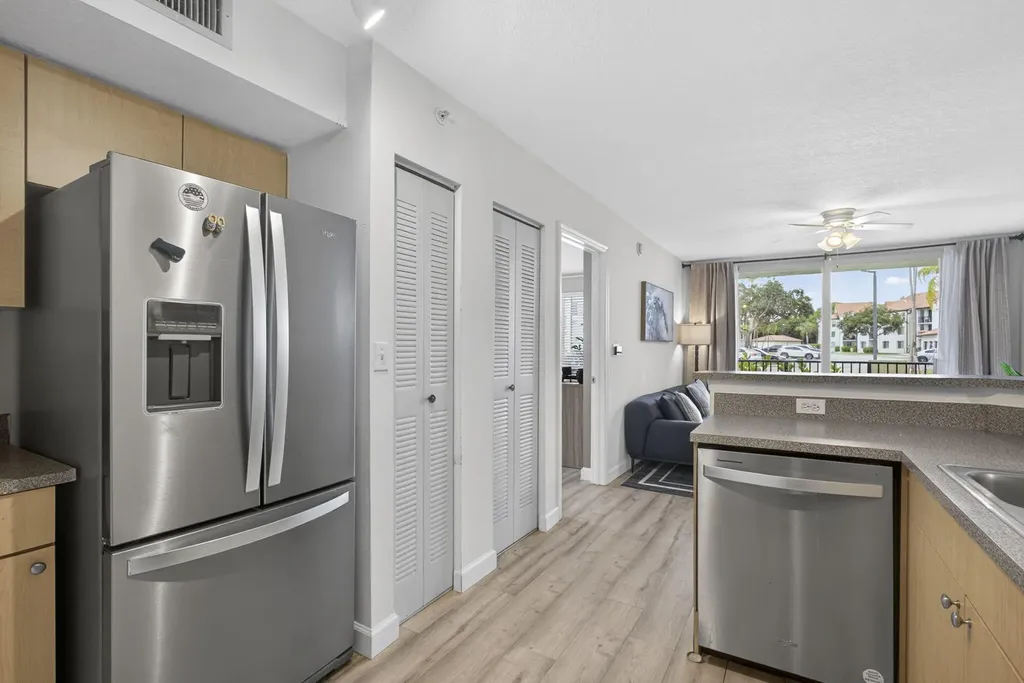 1002 Villa Circle Boynton Beach FL 33435