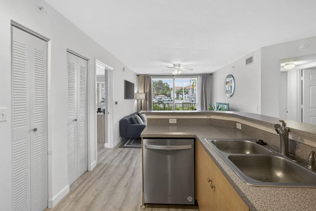 1002 Villa Circle Boynton Beach FL 33435