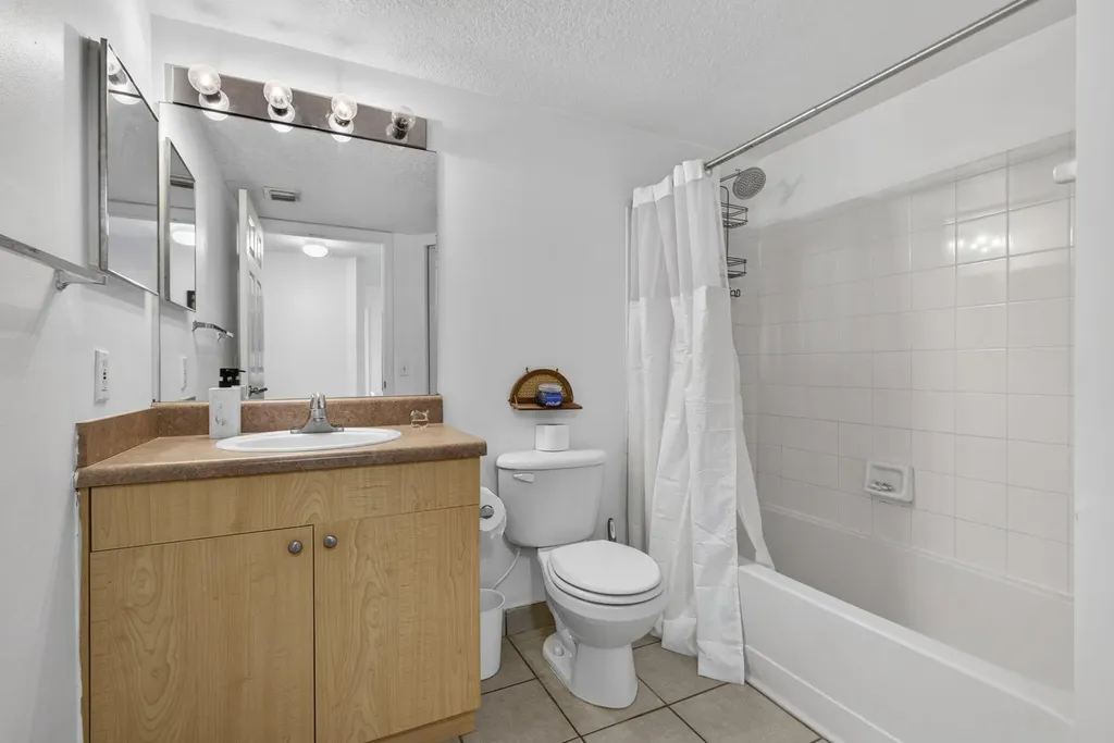 1002 Villa Circle Boynton Beach FL 33435