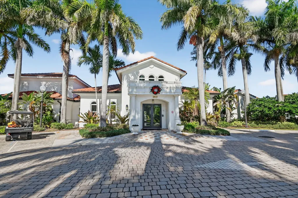 1002 Villa Circle Boynton Beach FL 33435