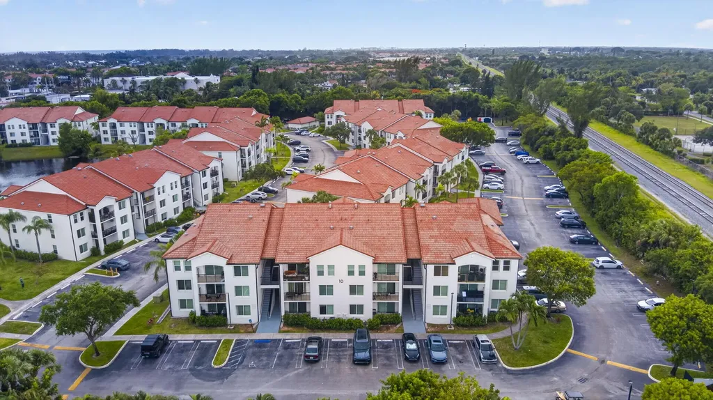 1002 Villa Circle Boynton Beach FL 33435