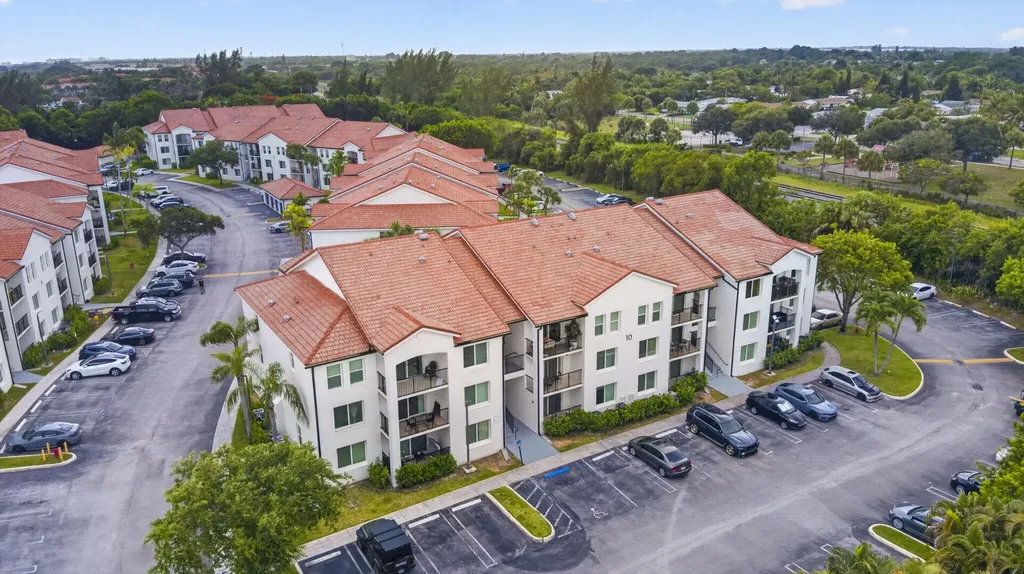 1002 Villa Circle Boynton Beach FL 33435