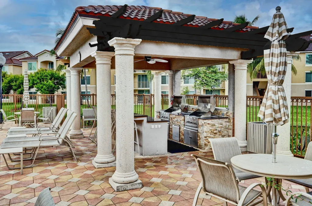 1002 Villa Circle Boynton Beach FL 33435