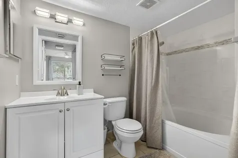 1002 Villa Circle Boynton Beach FL 33435