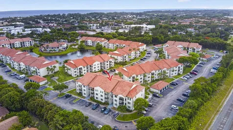 1002 Villa Circle Boynton Beach FL 33435