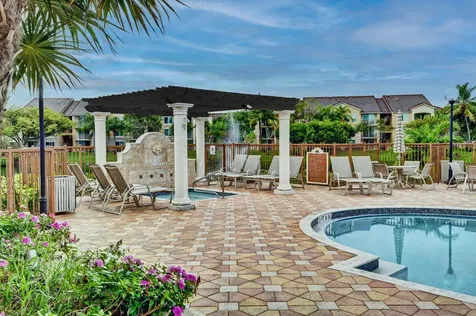 1002 Villa Circle Boynton Beach FL 33435