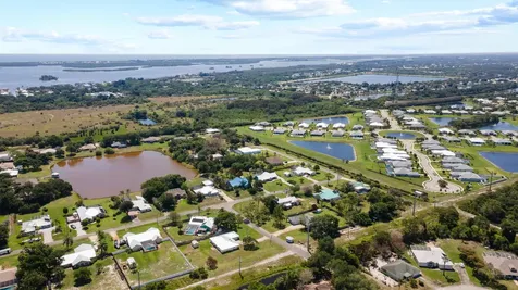 698 Fischer Drive Sebastian FL 32958